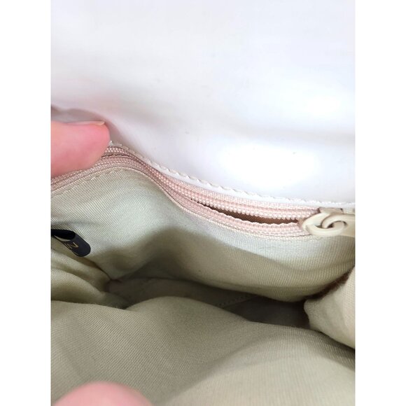 Guess Cream Crossbody Bag With Front Pocket & Zipper Closure - Picture 10 of 14